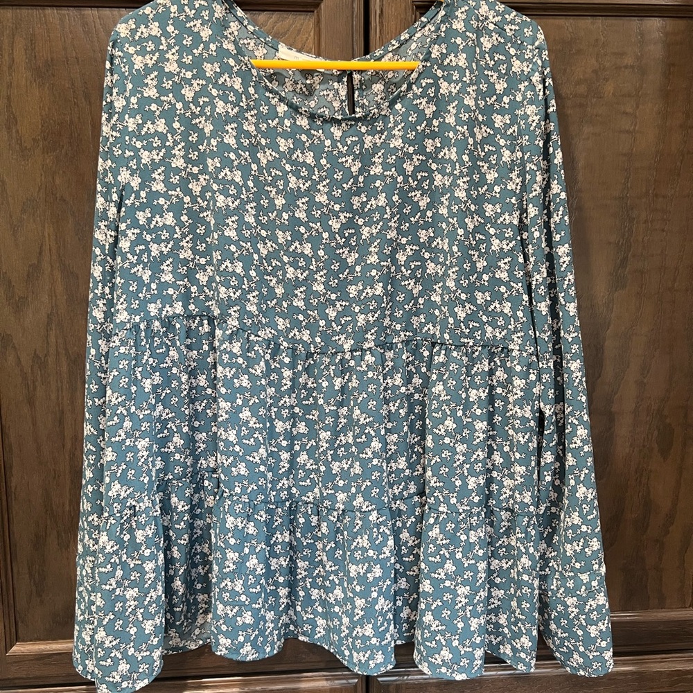 Maurices XL blue floral blouse